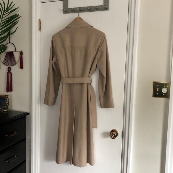 The Paget Sounder - Beige All Weather Jacket - Picture 3 of 4